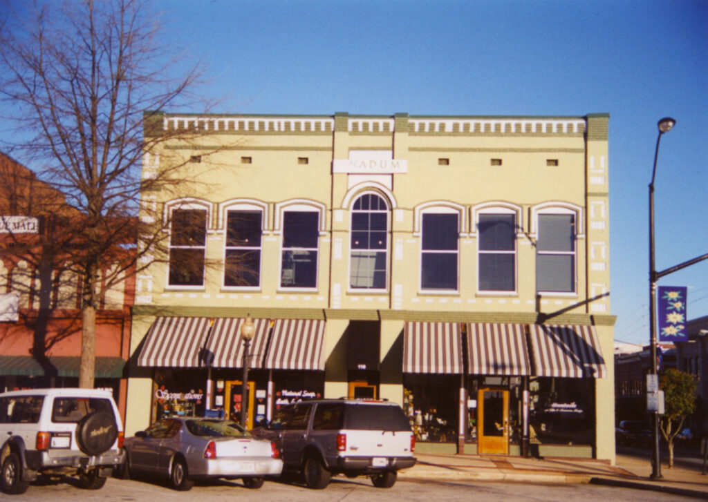 Carrollton Square, 2002