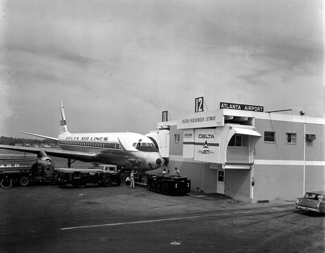 Douglas DC-8