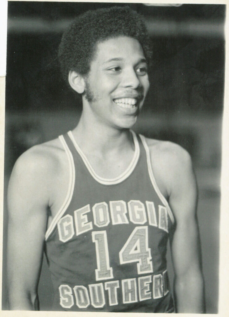 Johnny Mills