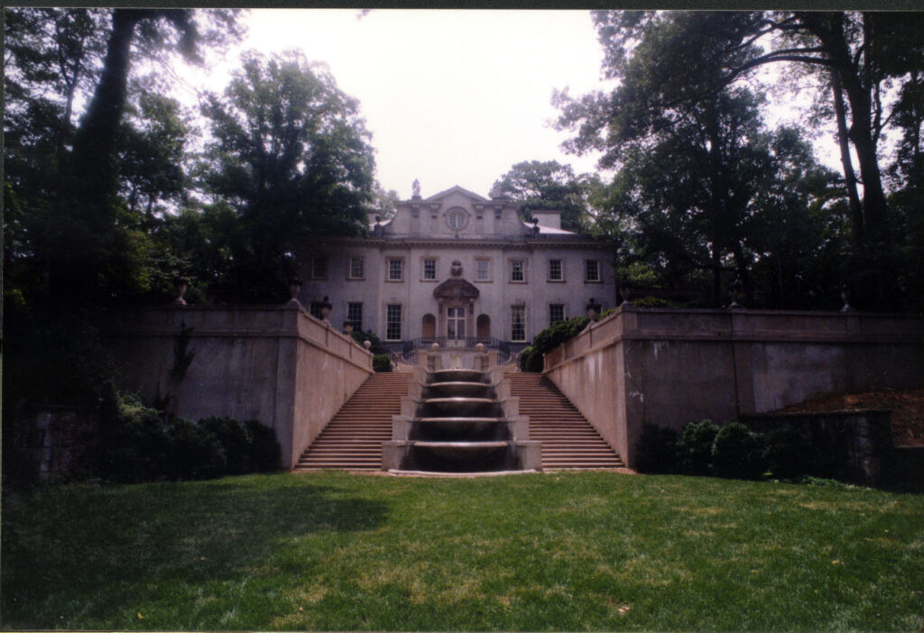 Swan House